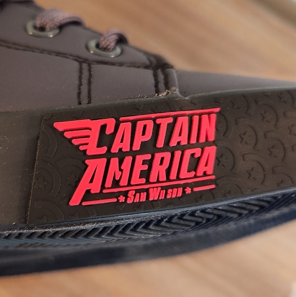 👟 Captain America High-Top Sneakers – Size 10 – Marvel Avengers – New with Tags - Picture 11 of 14